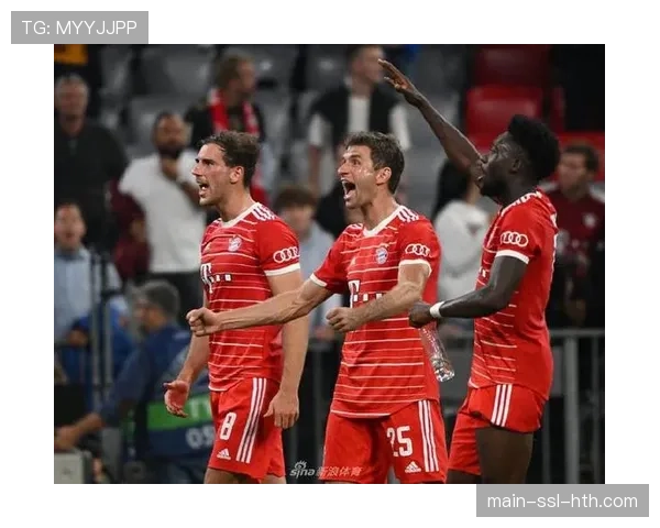 即时：拜仁慕尼黑两球领先，两个进球均来自边路传中后中路包抄